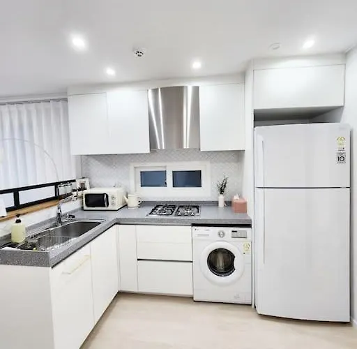 New Vera House#jamsil,sung-su,kang-nam,coex,kspo Dome#parking Availabe#3 Queen Bed#2room *